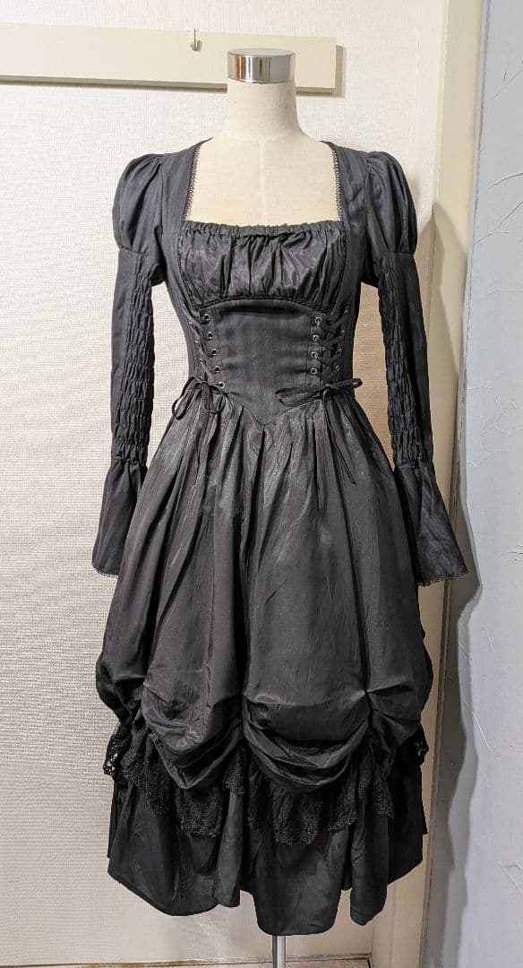 ★BPN★フロント編み上げバッスルシルエットゴシックロングワンピース★レア