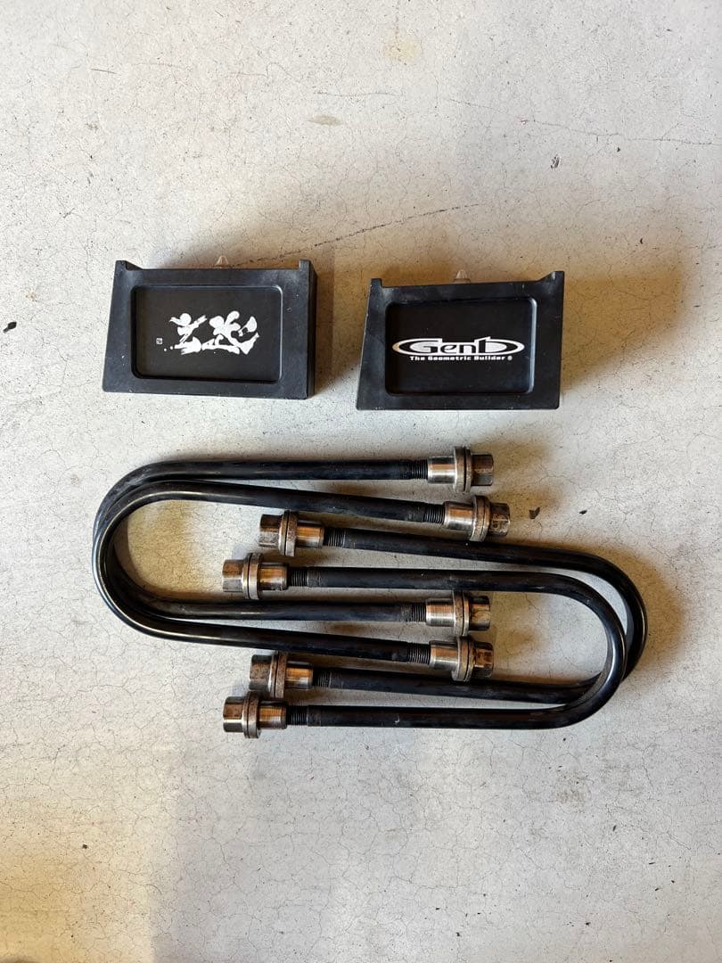 ハイエース　3インチブロック