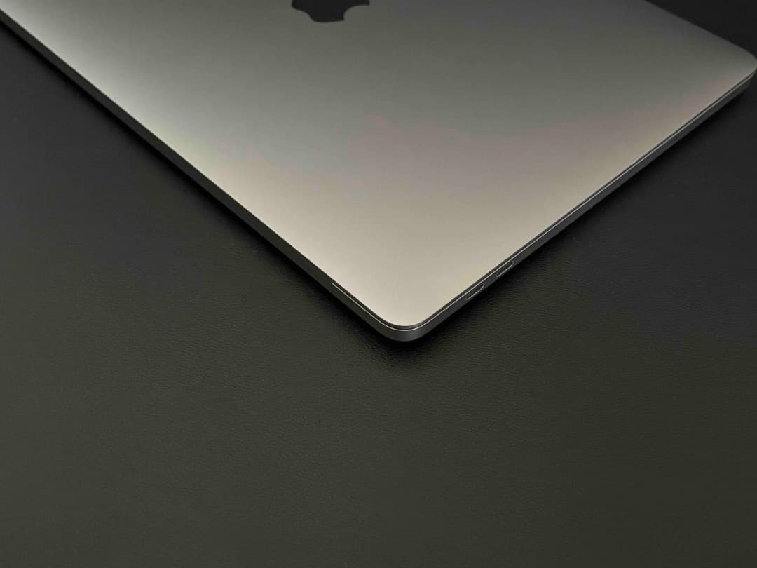 【美品】MacBook Pro 13.3㌅ M1 2020 16GB 512GB