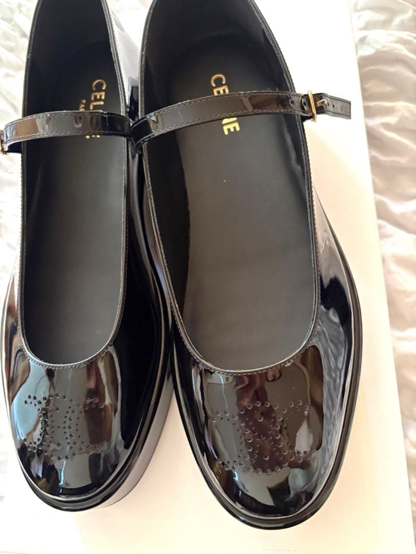 CELINE エナメルストラップシューズ