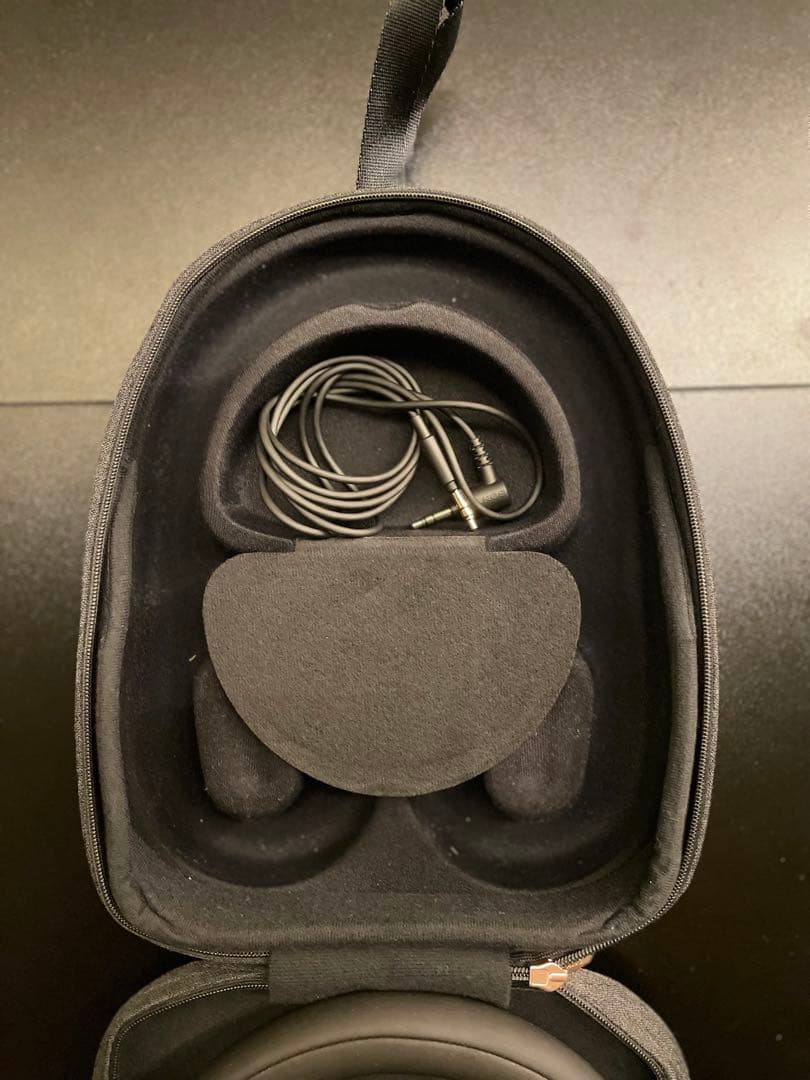 ワイヤレスヘッドホン ブラック 収納ケース付き