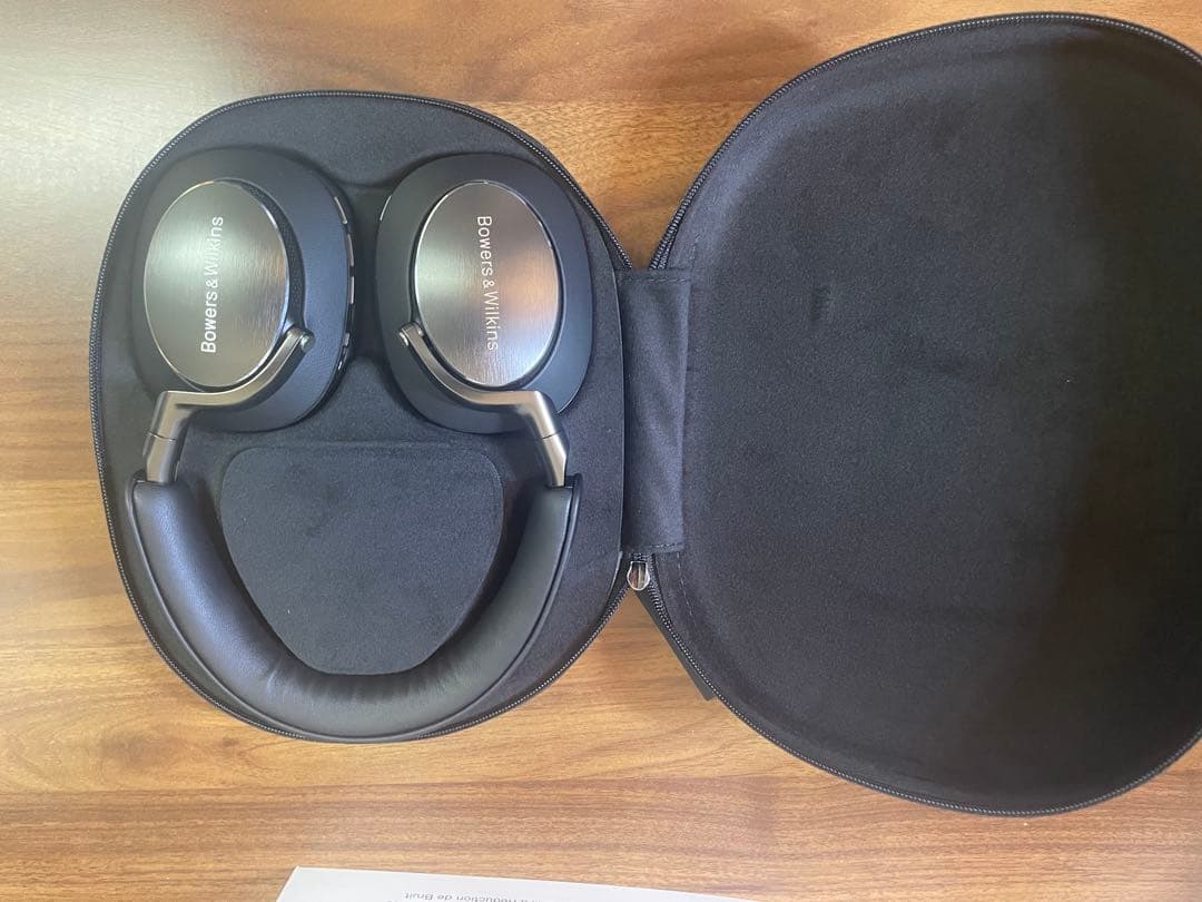 極美品　Bowers & Wilkins Px8 ワイヤレスヘッドホン