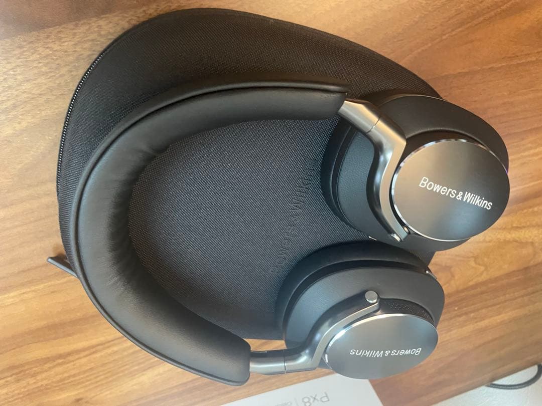 極美品　Bowers & Wilkins Px8 ワイヤレスヘッドホン