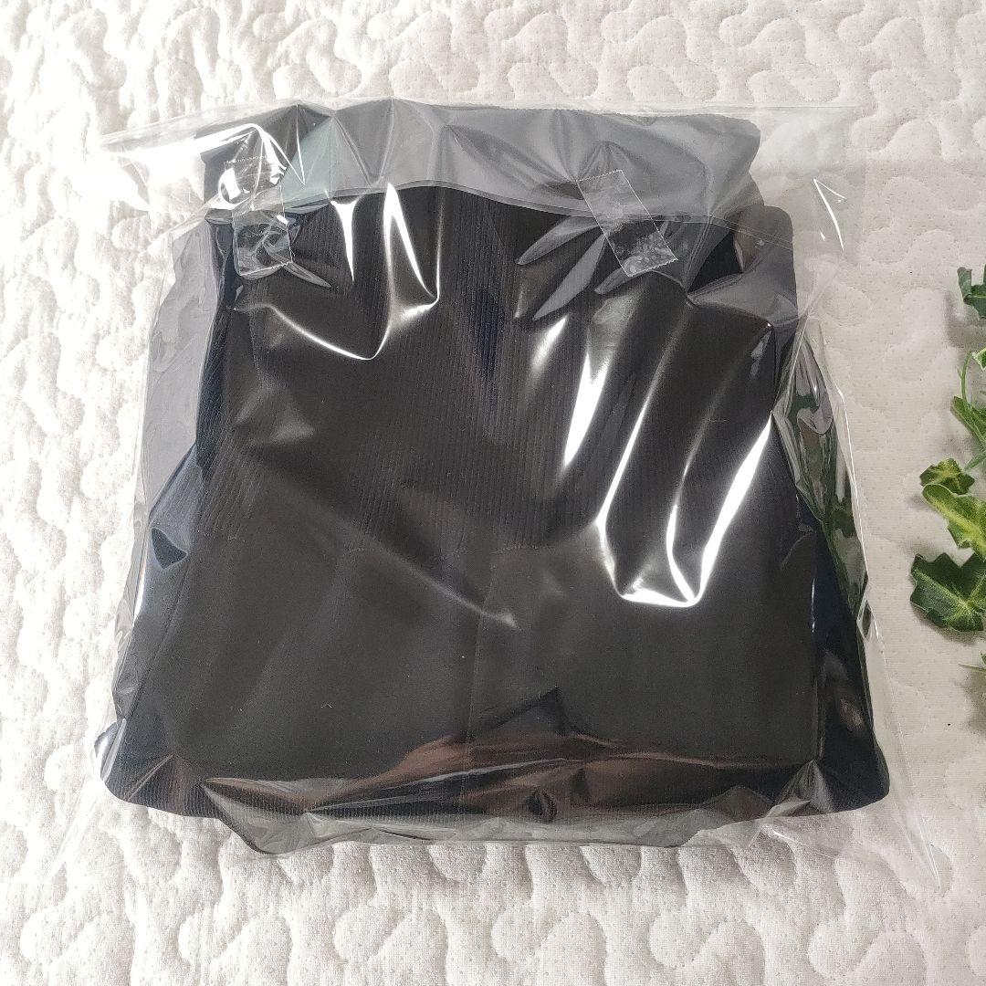 美品✨スーパービューティー　レーヨンニット　ビジューボタンワンピース　黒　42