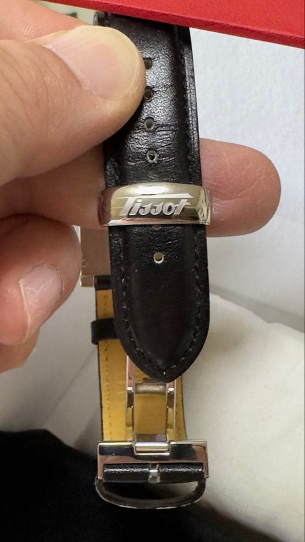 TISSOTバナナ腕時計: クォーツ