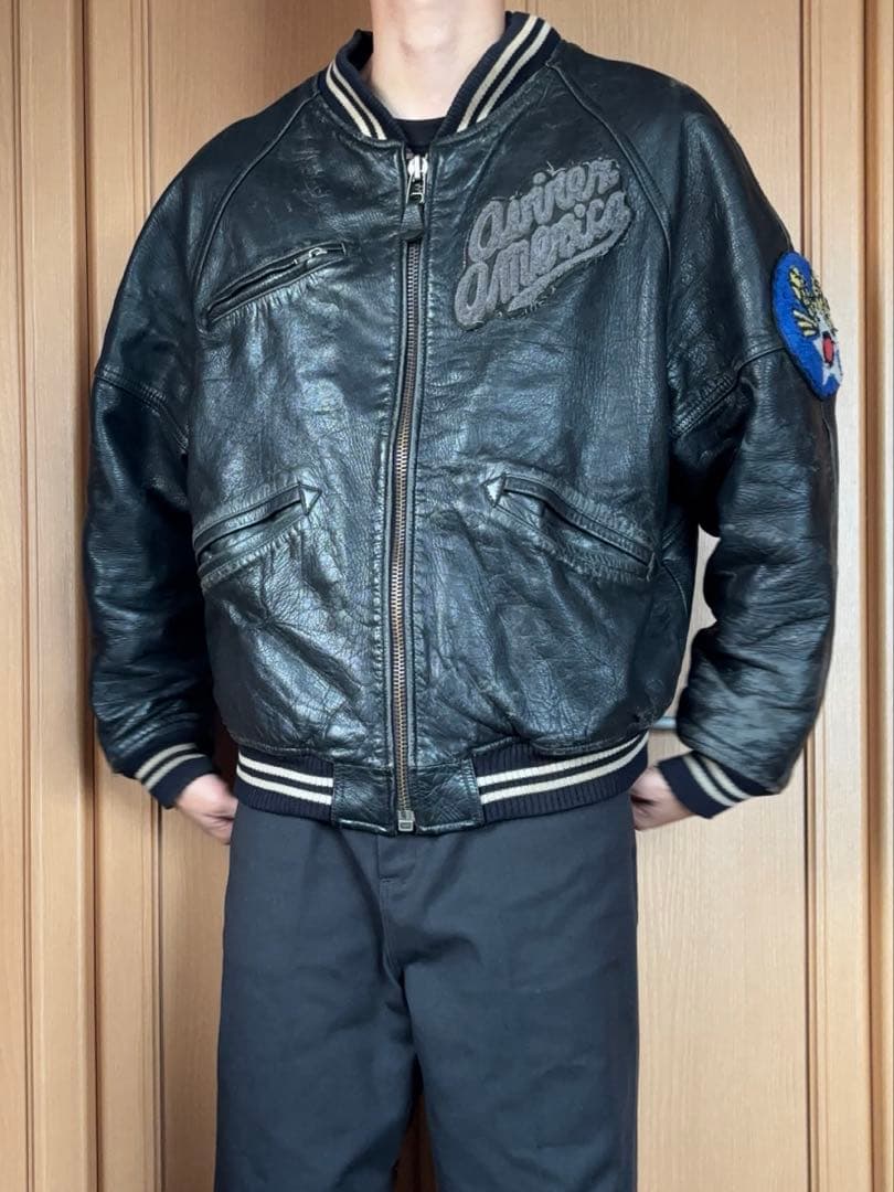 AVIREX アヴィレックス スタジャン 牛革 アーチロゴ 黒 L