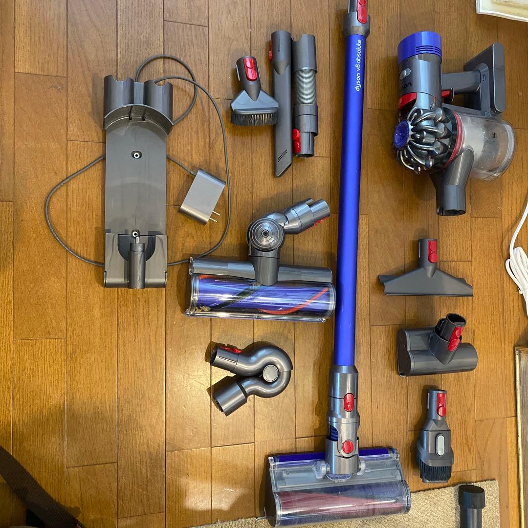 Dyson V8 Absolute 掃除機 本体とアタッチメントセット