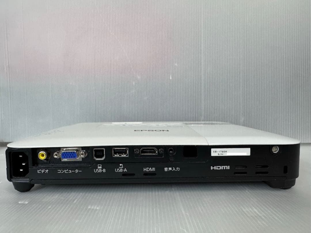 EPSON EB-1780W プロジェクター　使用時間301時間