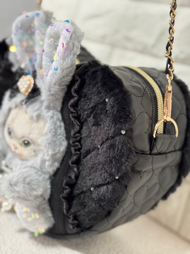 m*e様 コヤンイサムチョン　ハンドメイド　ハート型ファーショルダーバッグ　黒