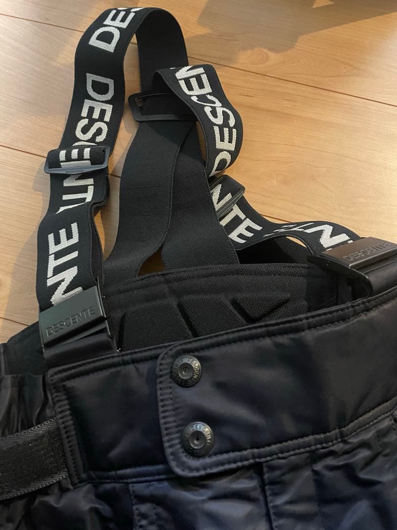 美品　タグ付き　デサント　パンツ　ロゴ　スキー　ウェア