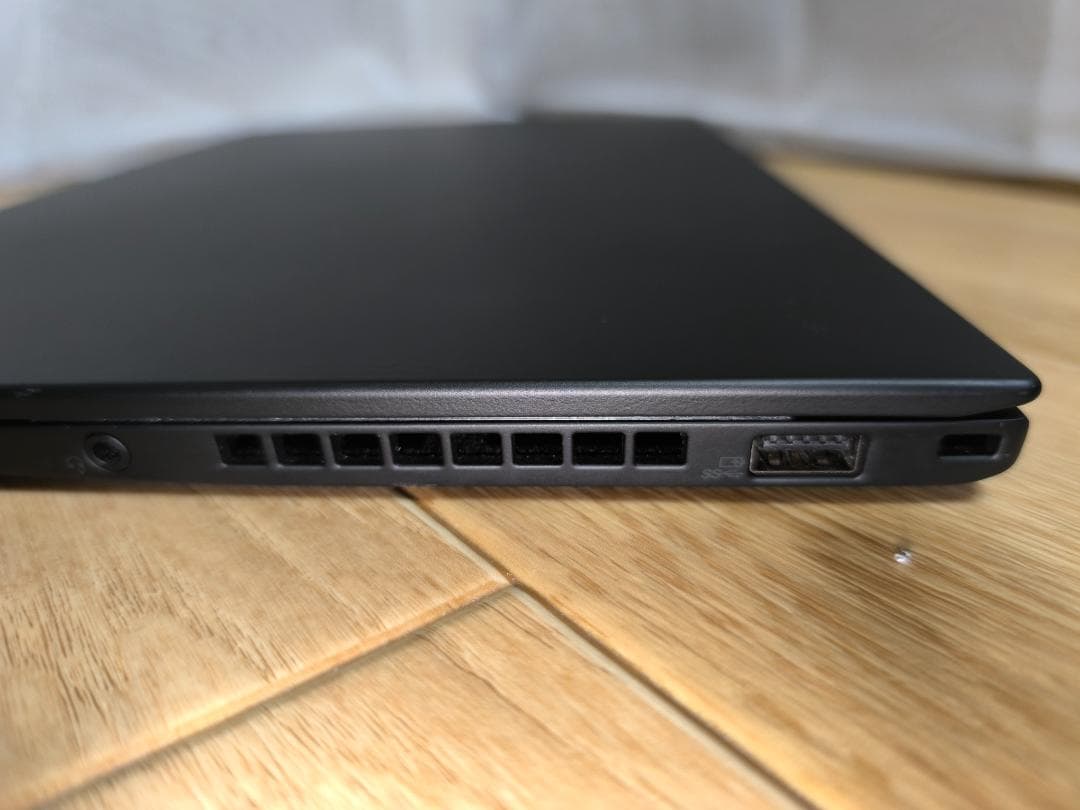 Thinkpad X1 Carbon Gen 6 バッテリー100% WQHD