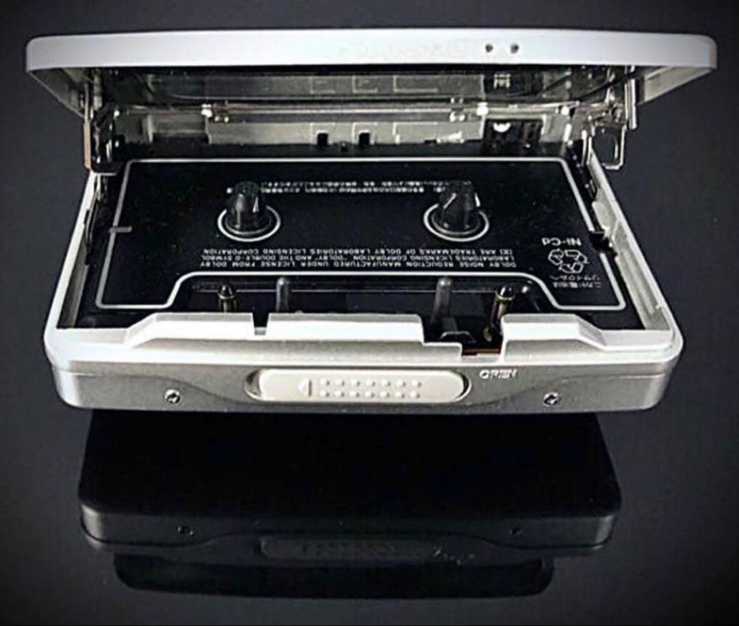 カセットウォークマン SONY WM-EX633 銀色　(整備済み、完動美品)