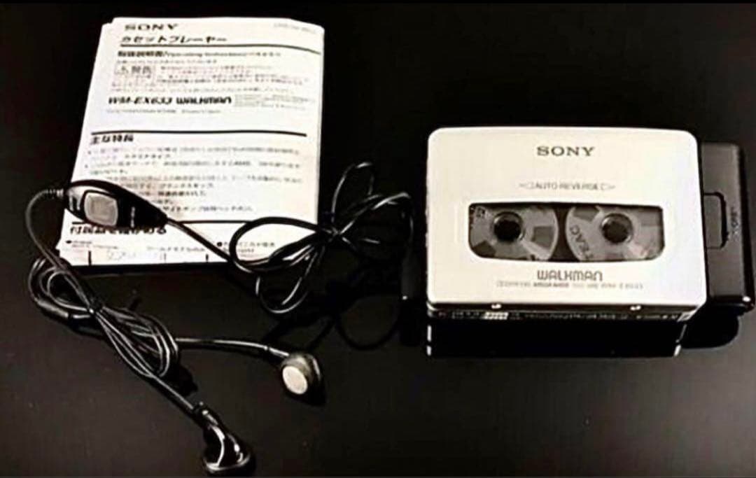 カセットウォークマン SONY WM-EX633 銀色　(整備済み、完動美品)