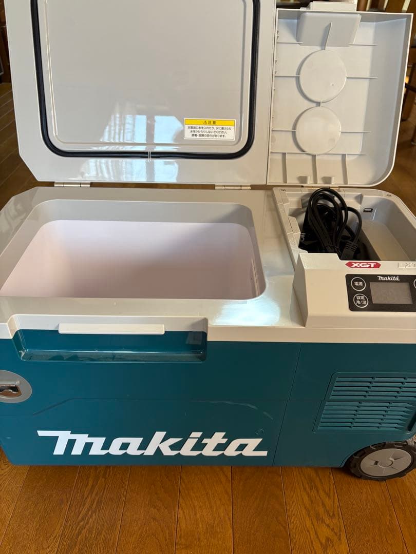 動作確認済み　Makita マキタ　CW001G 18v 20L 充電式保冷温庫