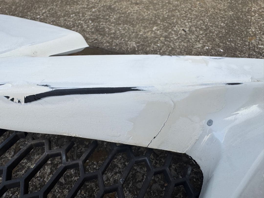 Essexクワトログリル ハイエースナロー インナーカバー付き　CRS