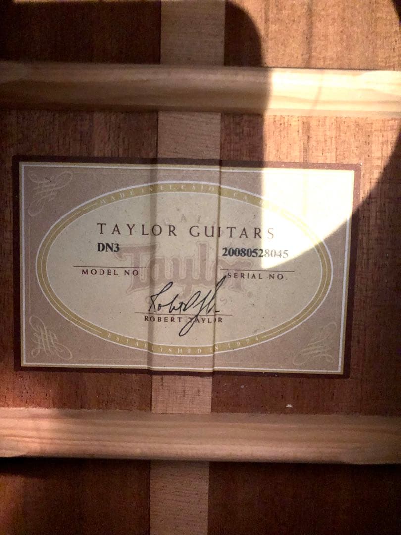 Taylor DN3 アコースティックギター　美品、状態とても良し