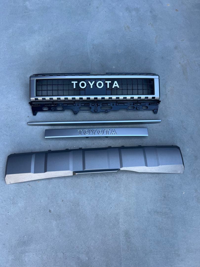 ランクル250 TOYOTA グリル セット