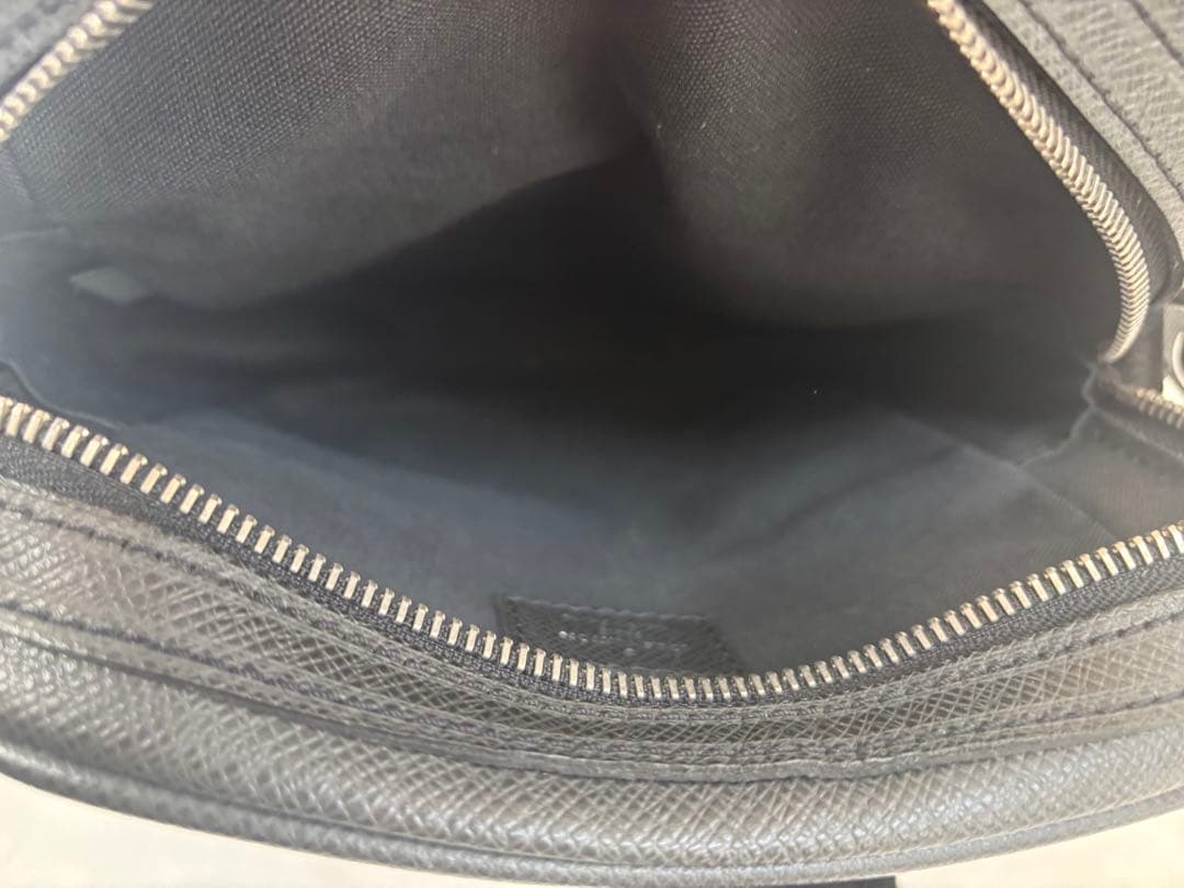 LOUIS VUITTON MENSショルダーバック