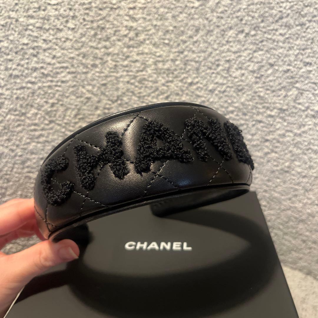 CHANEL ブラックレザー ヘアバンド