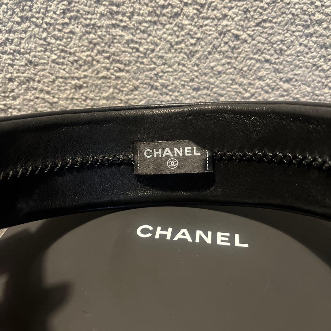 CHANEL ブラックレザー ヘアバンド