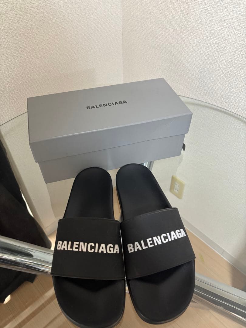 BALENCIAGA ブラックサンダル