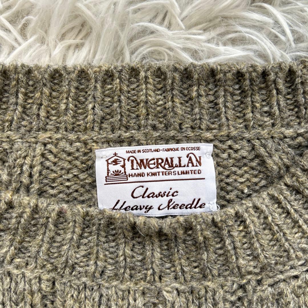 【美品】INVERALLAN ケーブルニット カーキ系 36サイズ 英国製