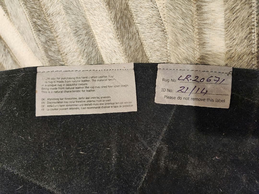 BoConcept スエードレザー ラウンド（円形）ラグ（直径150cm）