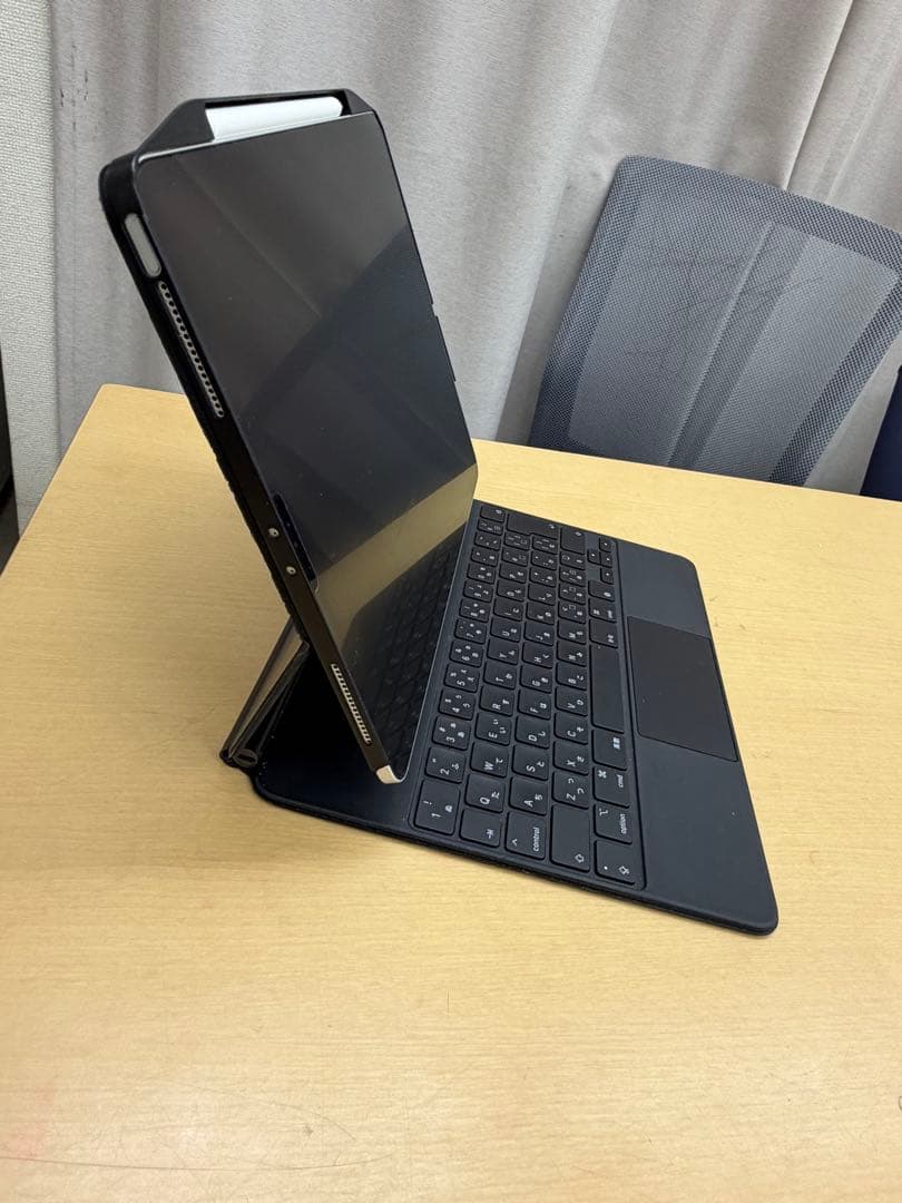 iPadPRO本体 純正マジックキーボード・Apple pencil2付き