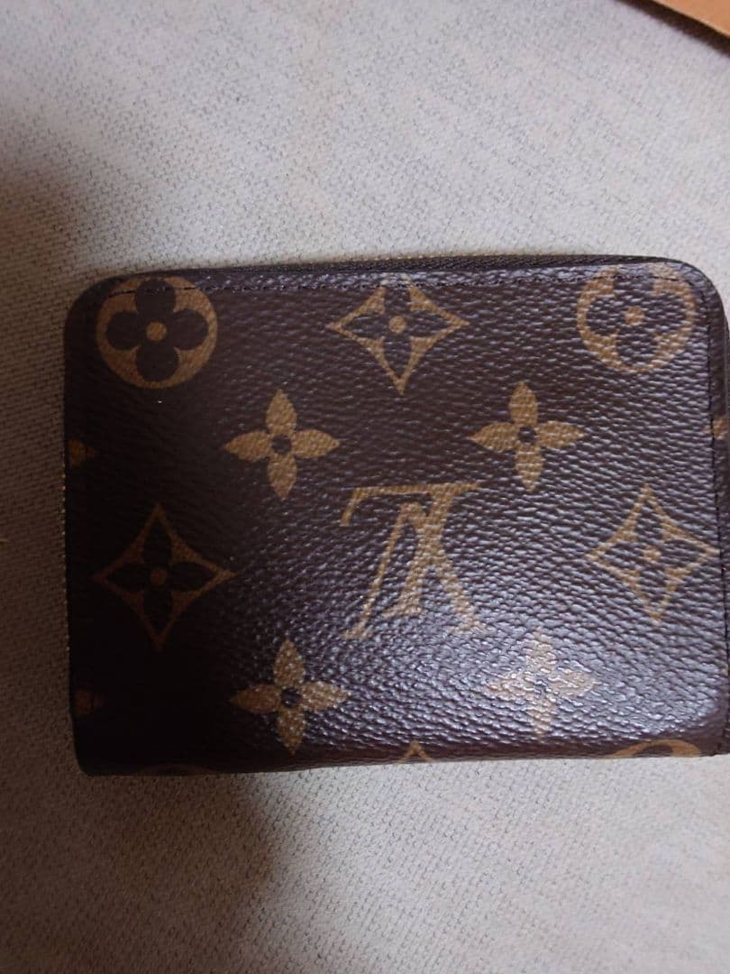 Louis Vuitton ジッピー・パース