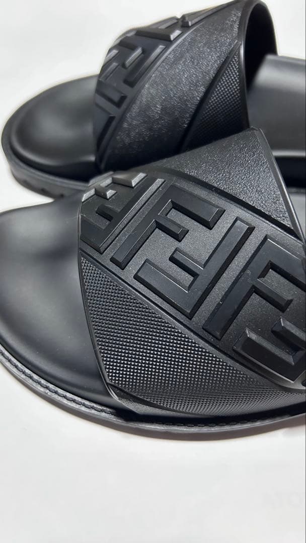 ＊美品破格＊ FENDI スライドサンダル