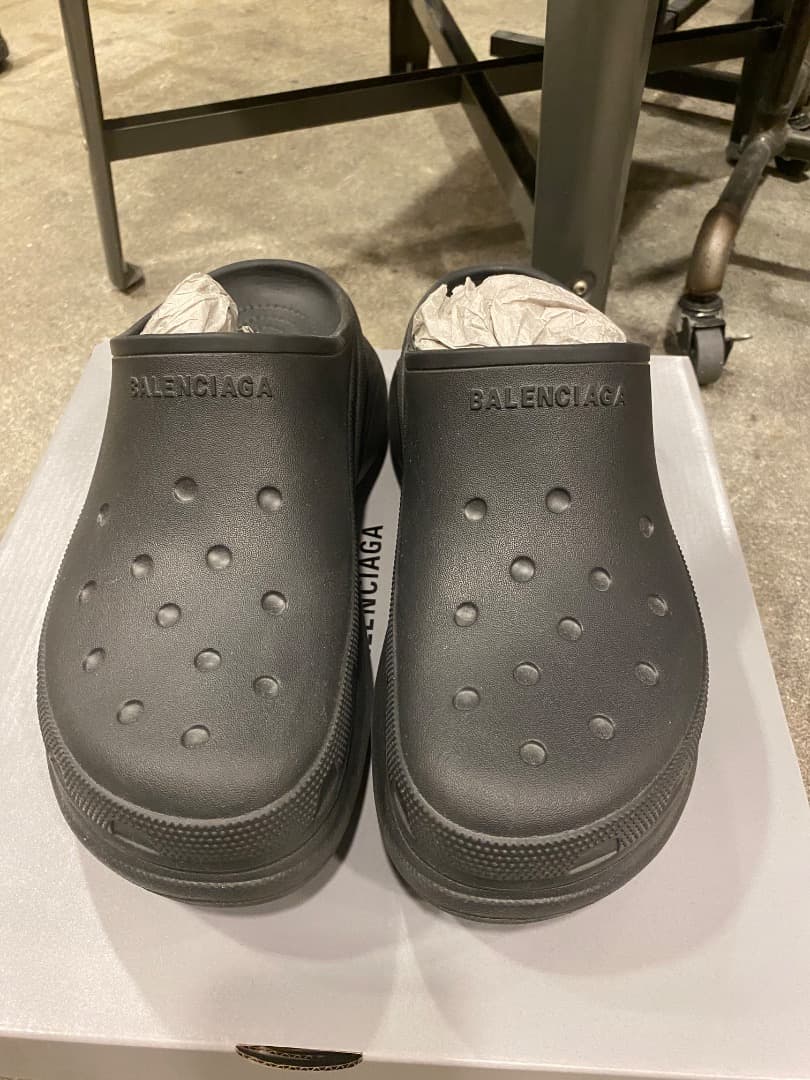 靴 BALENCIAGA crocs sandal