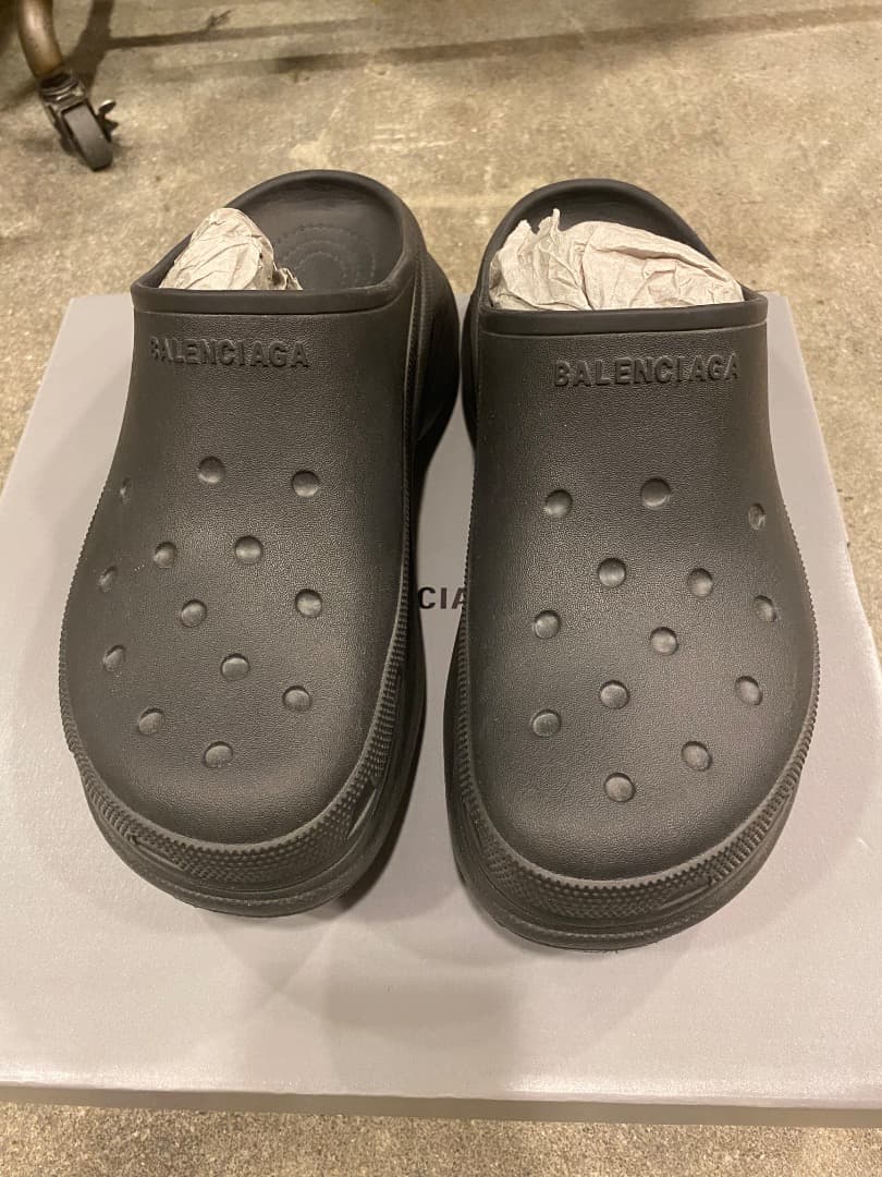 靴 BALENCIAGA crocs sandal