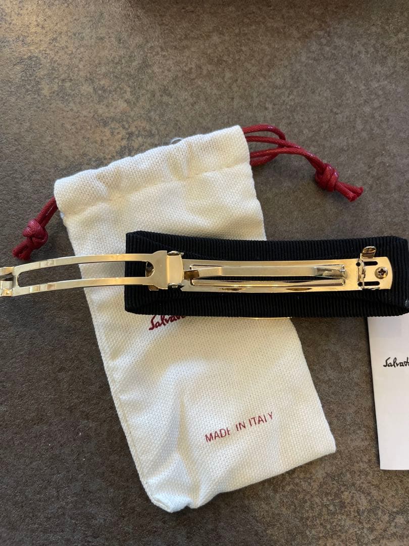 Salvatore Ferragamo 黒 リボン ヘアアクセサリー　バレッタ