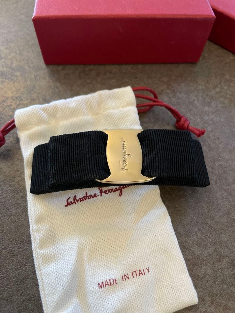 Salvatore Ferragamo 黒 リボン ヘアアクセサリー　バレッタ