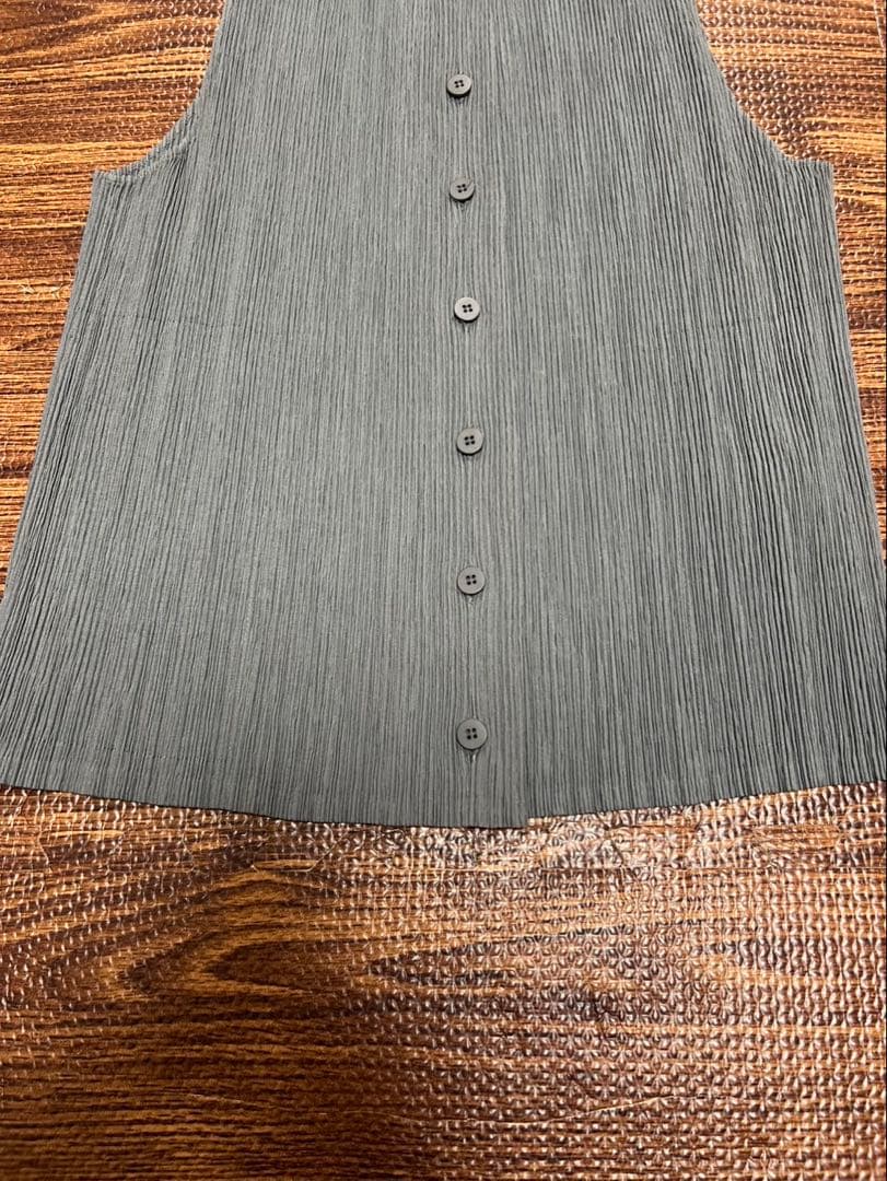 美品 ISSEY MIYAKE ベスト グレー M