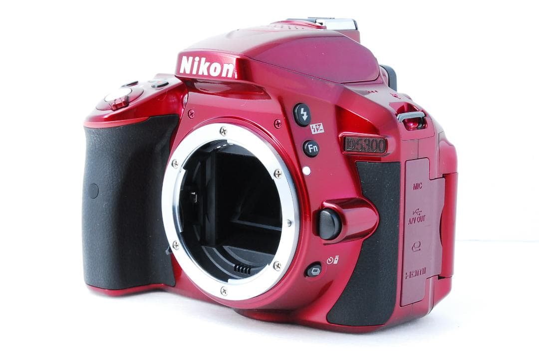 ❣️新品級 ショット数少❣️ Nikon D5300 レッド ダブルズームキット