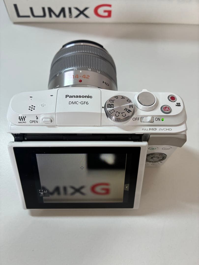 Panasonic LUMIX DMC-GF6W ダブルズームキット