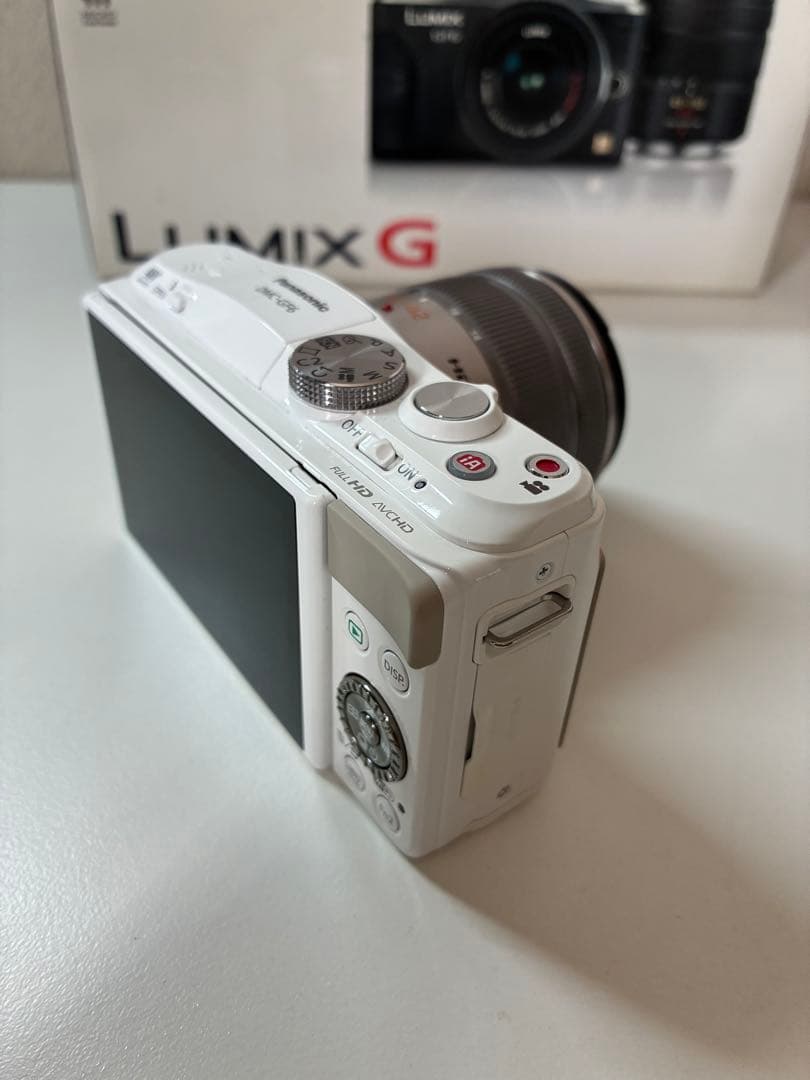 Panasonic LUMIX DMC-GF6W ダブルズームキット