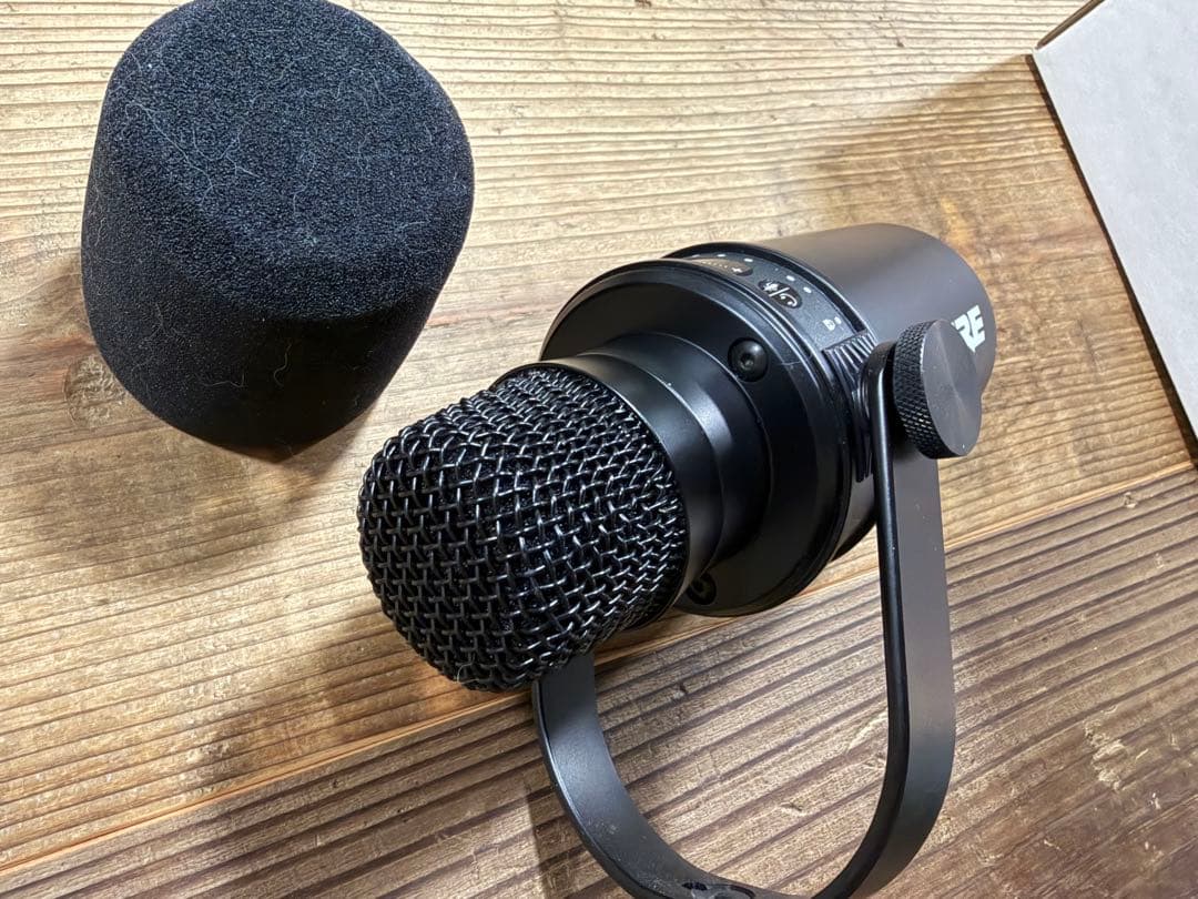 【美品】SHURE MV7 PODCAST MICROPHONE