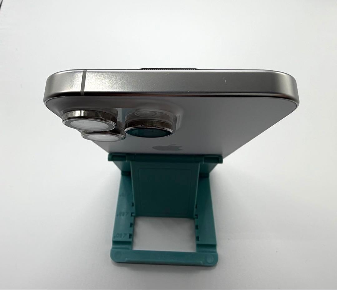 美品iPhone 16promax 256gb ホワイトチタニウム　SIMフリー