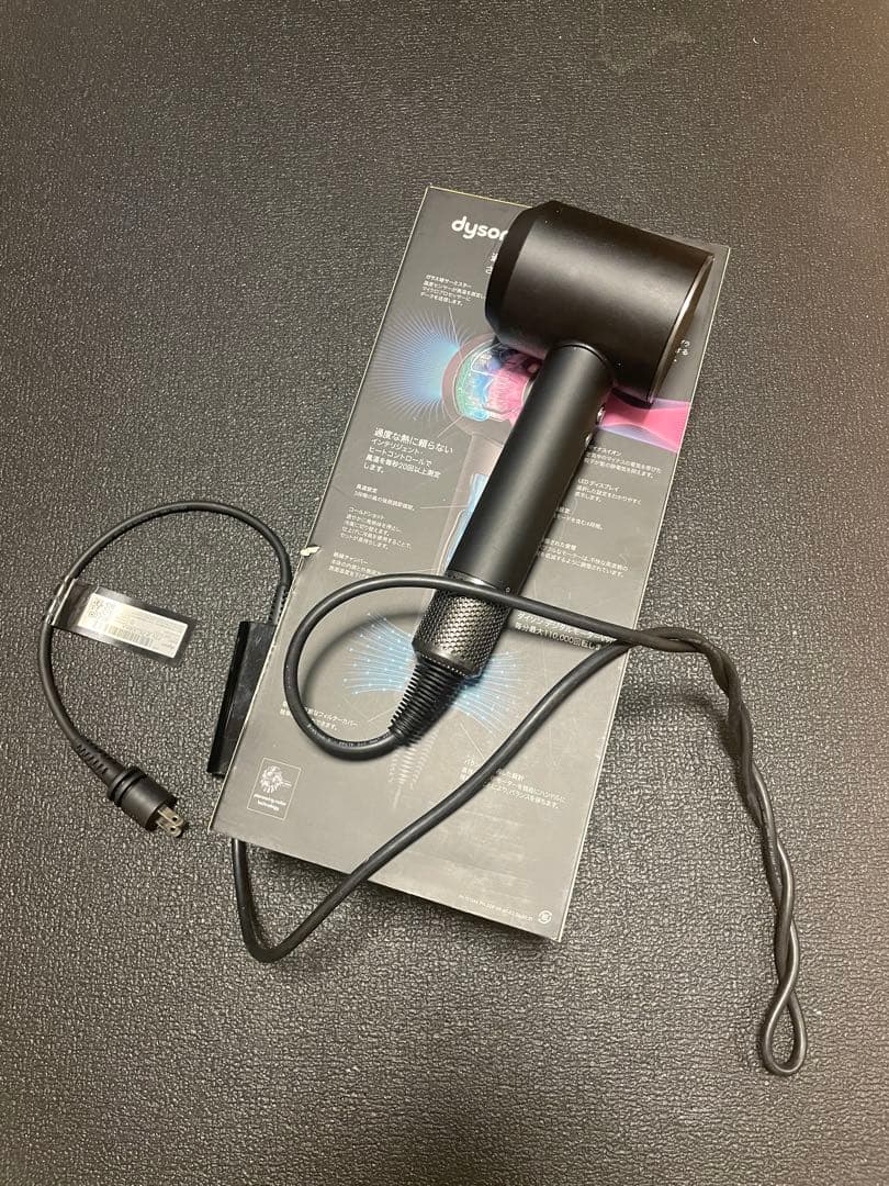 mochiko様Dysonドライヤーブラック本体とアタッチメント箱購入時の付属品