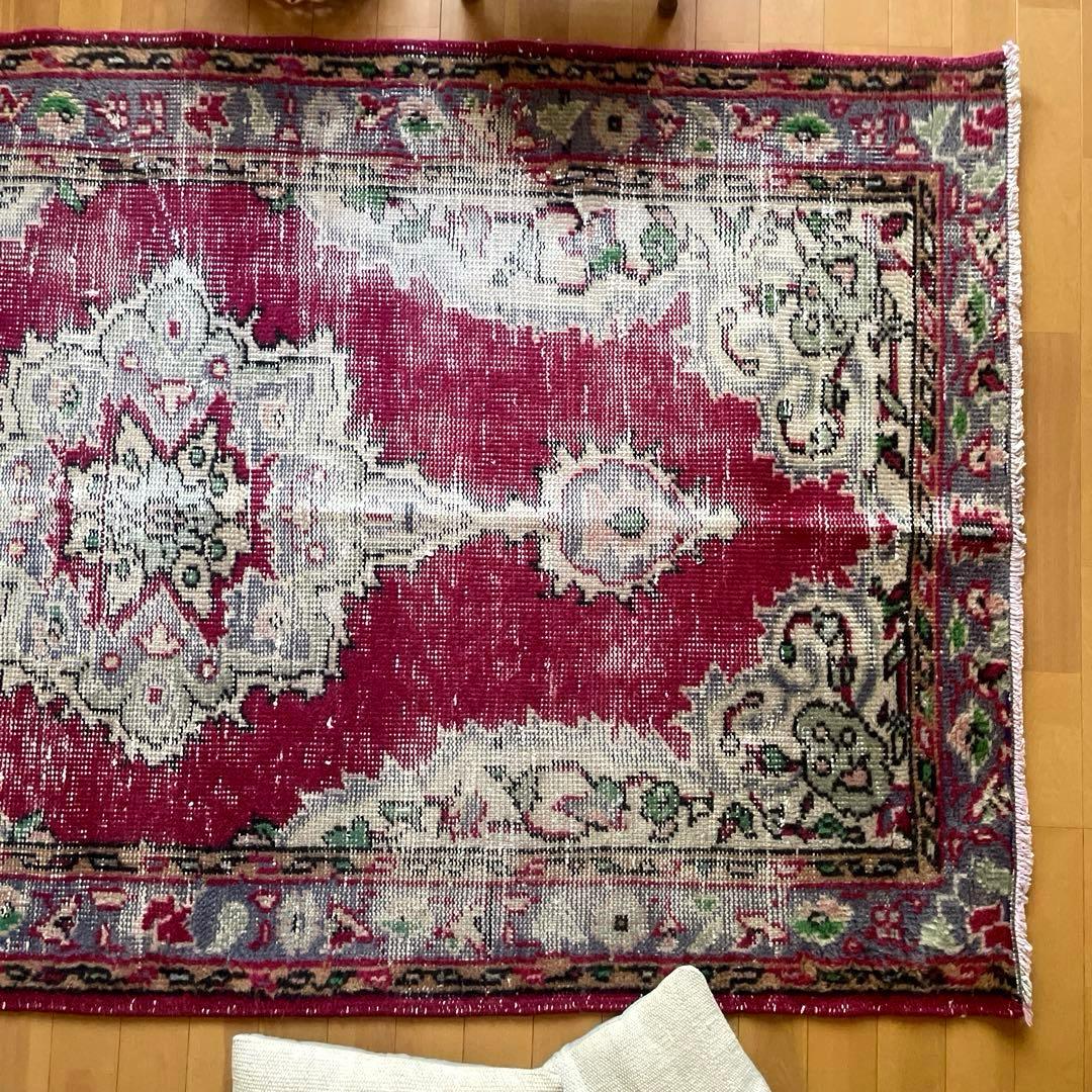 112×195 ワインカラー メダリオン　擦れシャビー　トルコヴィンテージラグ