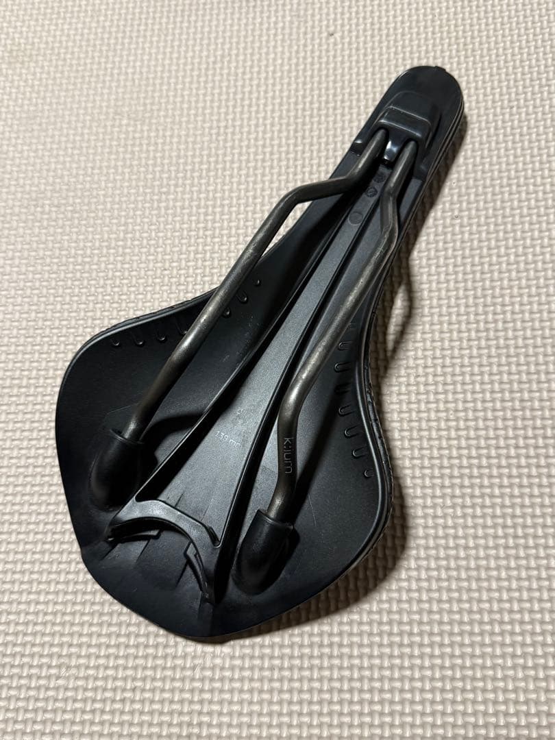 フィジーク　VERSUS evo ADAPTIVE 139㎜