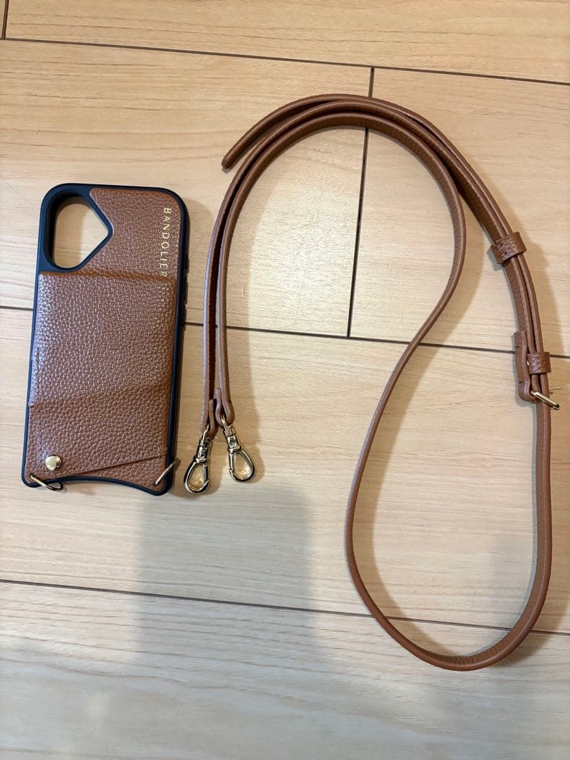 【美品】BANDOLIER iPhone16 エマ シエンナ
