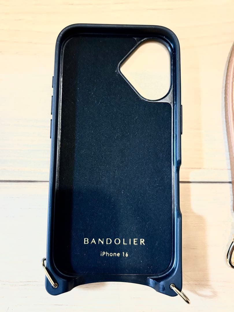 【美品】BANDOLIER iPhone16 エマ シエンナ