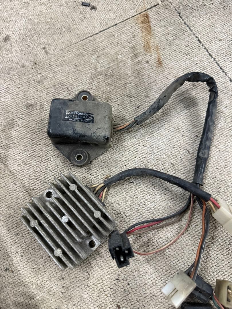 rz250 4l3 レギュレター　CDi