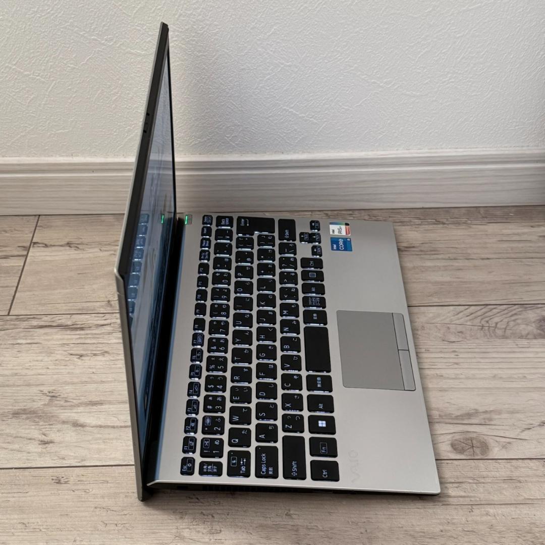 快速軽量モデル♬ 安心の国産♫ 11世代 i5 VAIO メモリ16G 256G