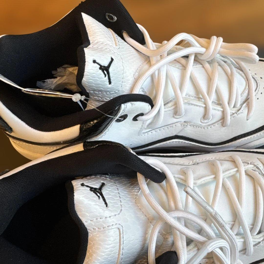 スニーカー JORDAN COURTSIDE 23 White/Black 24cm