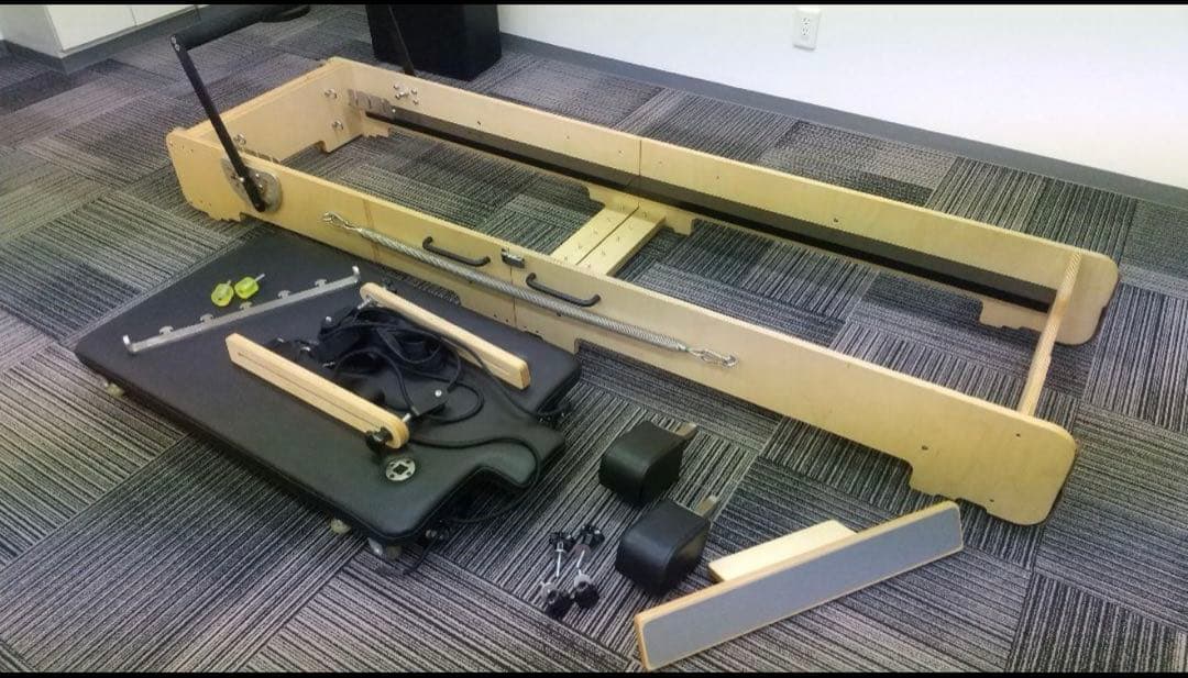 【ざくろくみん】折りたたみピラティスリフォーマー