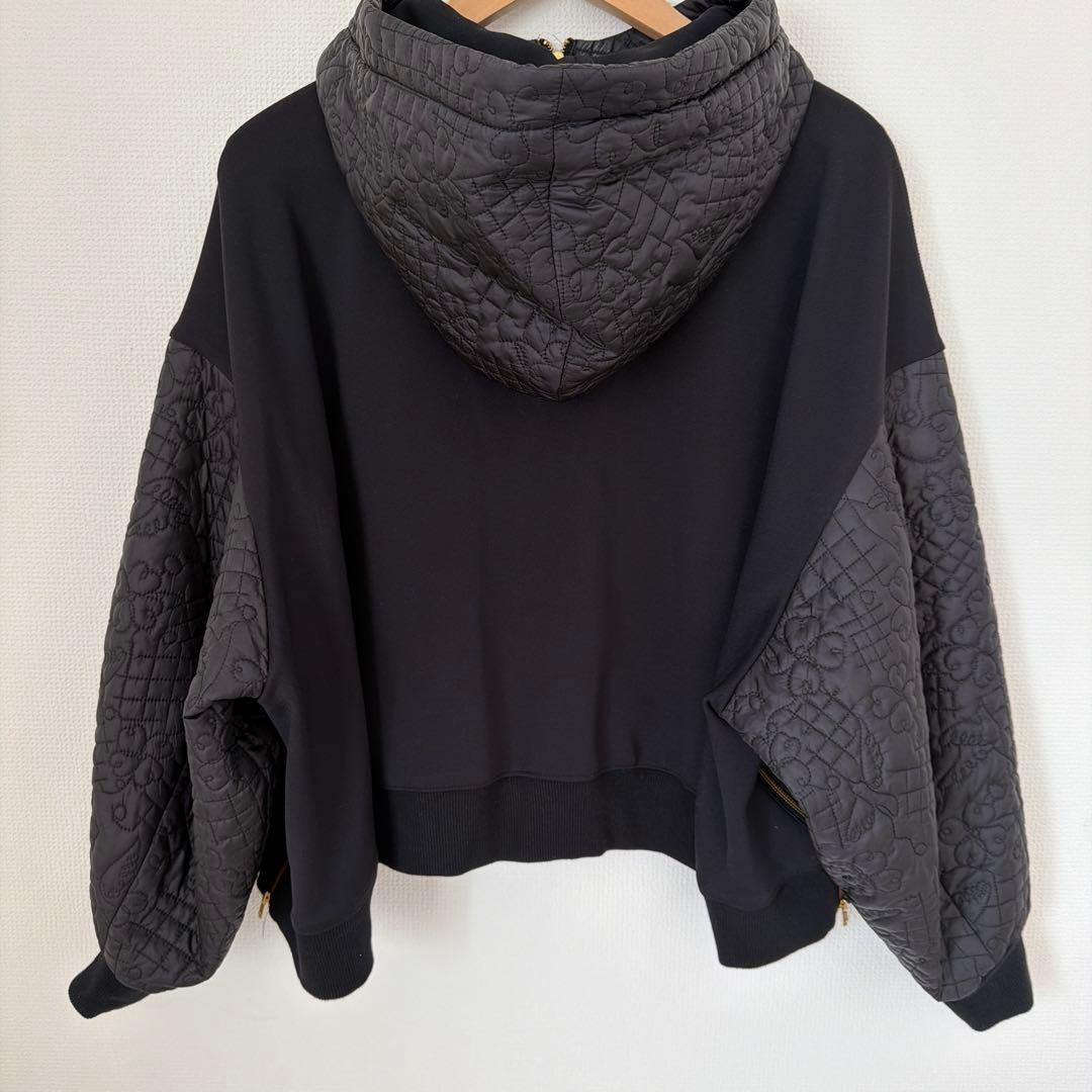 ロージーモンスター　ブラックフード付きパーカー